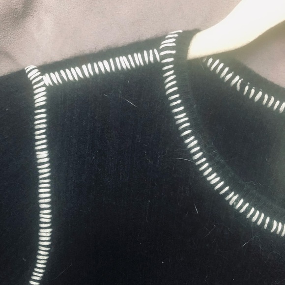 Size S twisted heart 100% cashmere sweater. - Picture 8 of 16
